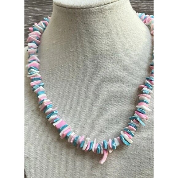 Vintage Puka Shell Chipped Necklace White Pink Light Blue Beach Summer - Picture 3 of 12